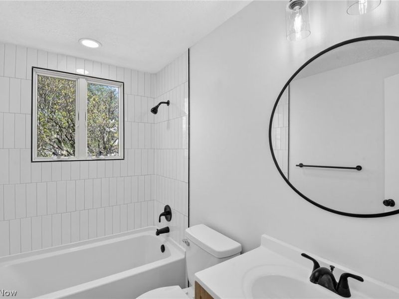 6525 Sandfield Drive, Brook Park, OH 44142 Photo 14