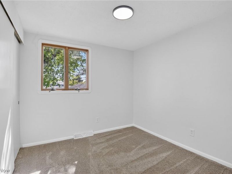 6525 Sandfield Drive, Brook Park, OH 44142 Photo 18