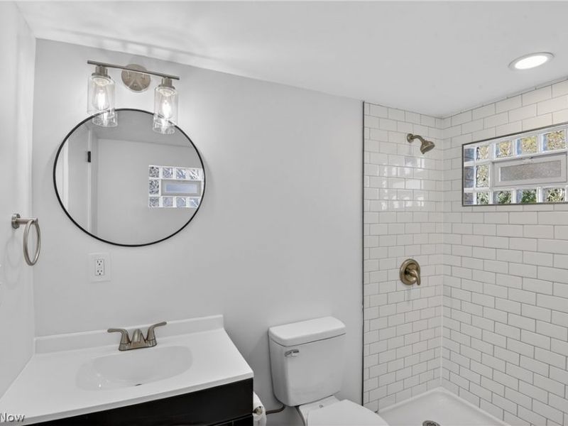 6525 Sandfield Drive, Brook Park, OH 44142 Photo 23
