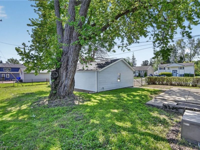 6525 Sandfield Drive, Brook Park, OH 44142 Photo 27