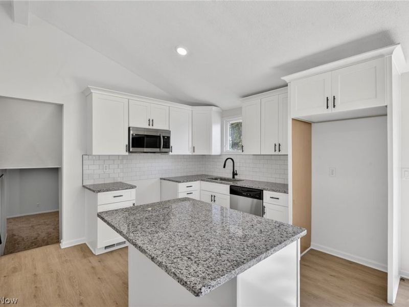 6525 Sandfield Drive, Brook Park, OH 44142 Photo 3