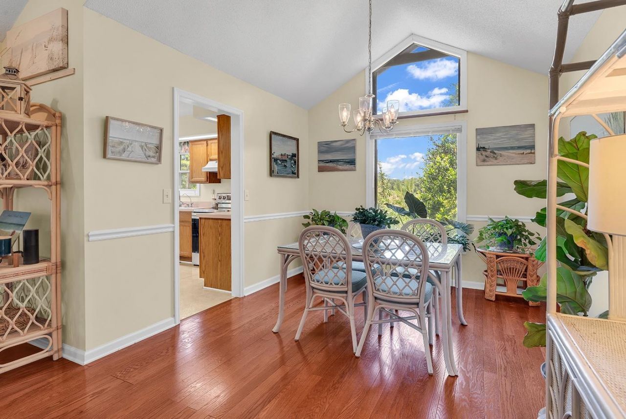 248 Cottonwood Ln. Photo 10