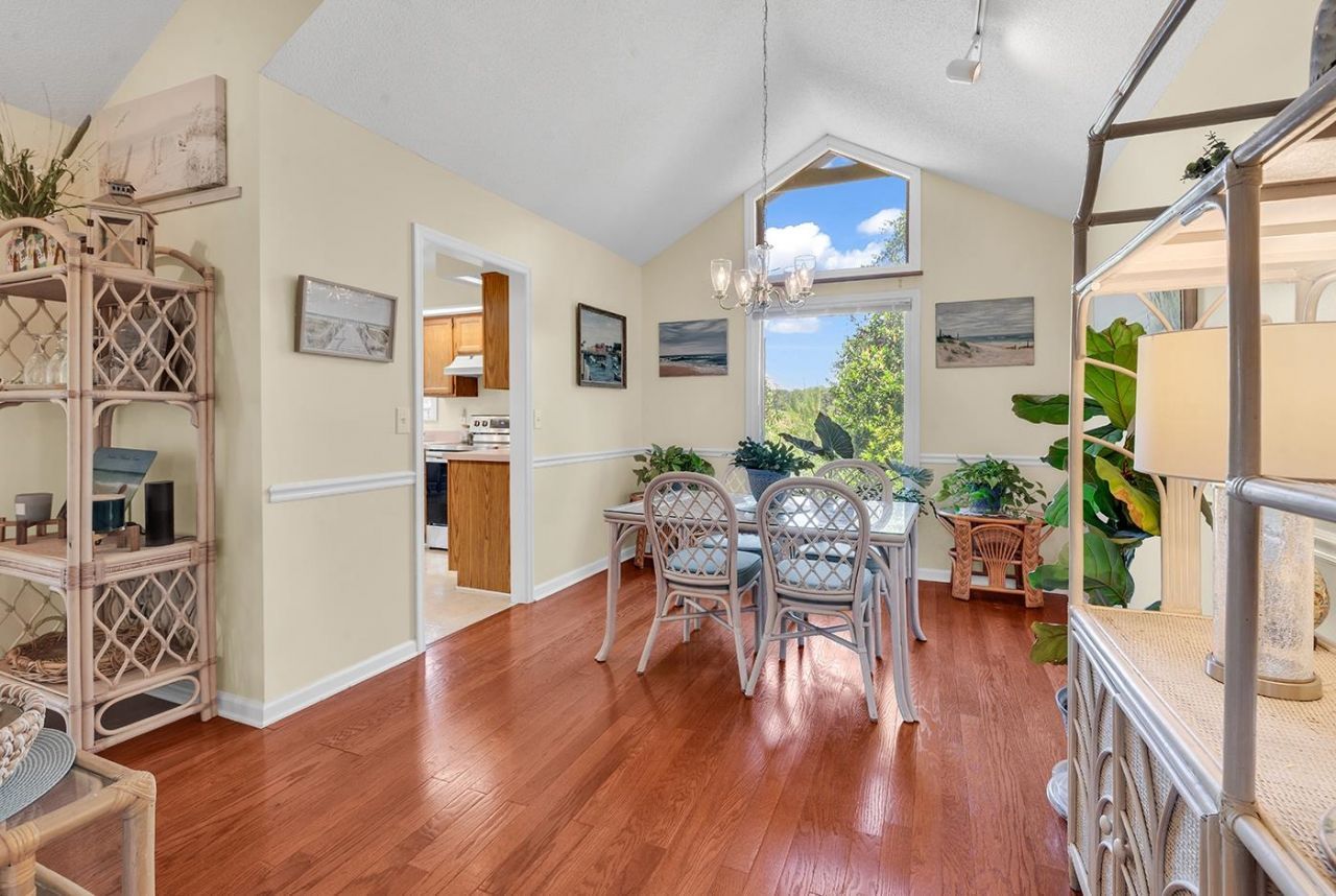 248 Cottonwood Ln. Photo 9