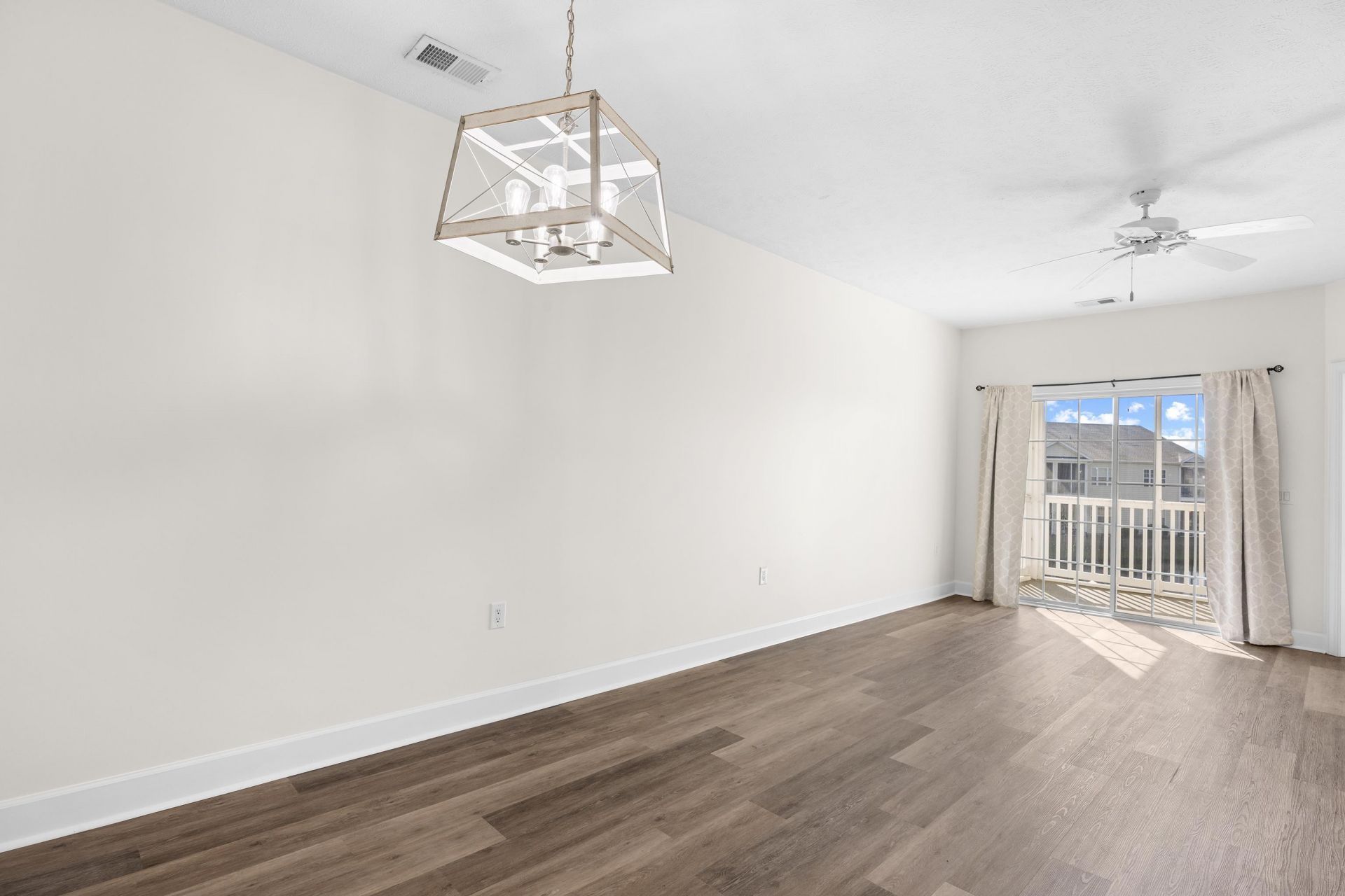 5011 Harvest Dr.  Photo 10