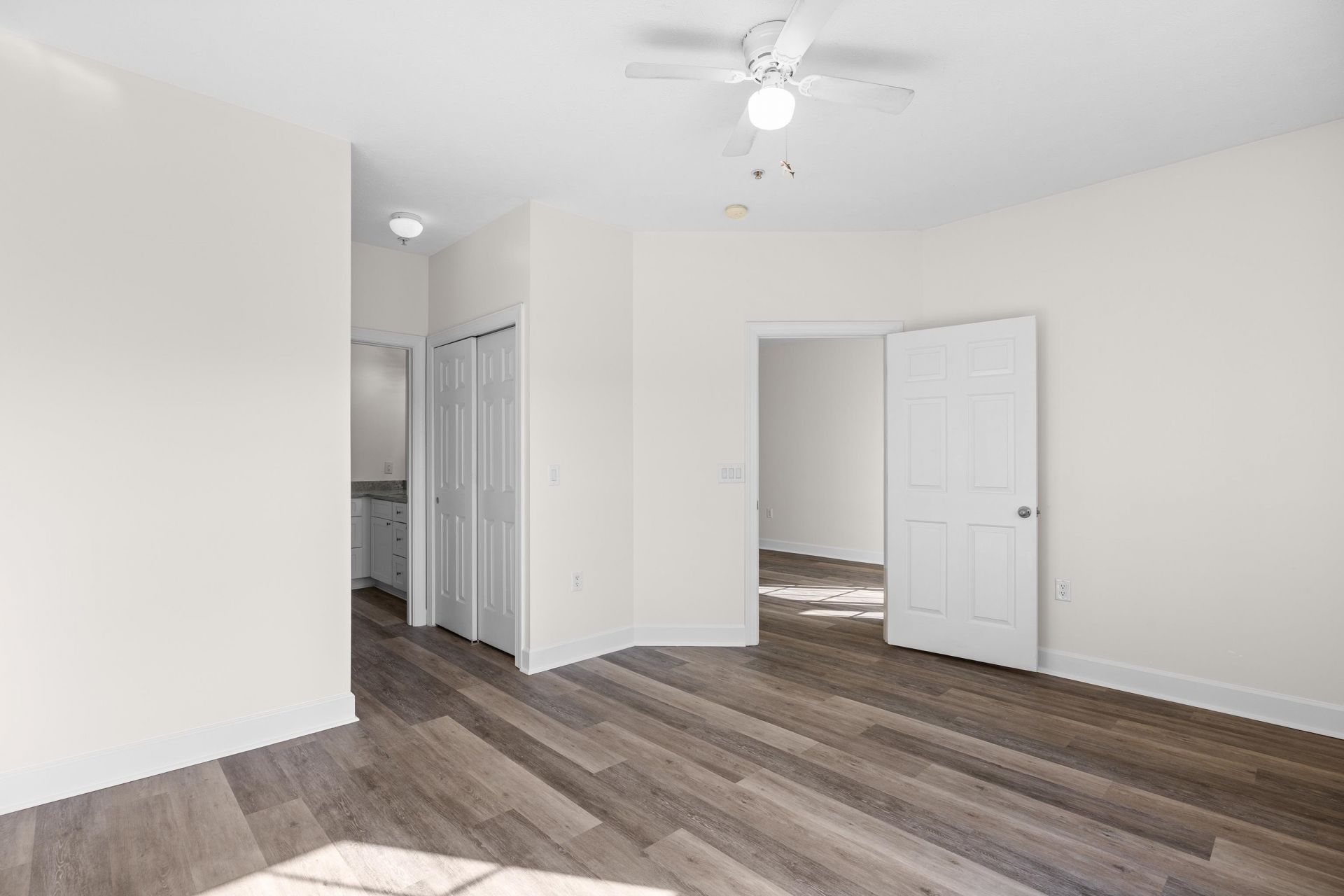 5011 Harvest Dr.  Photo 13