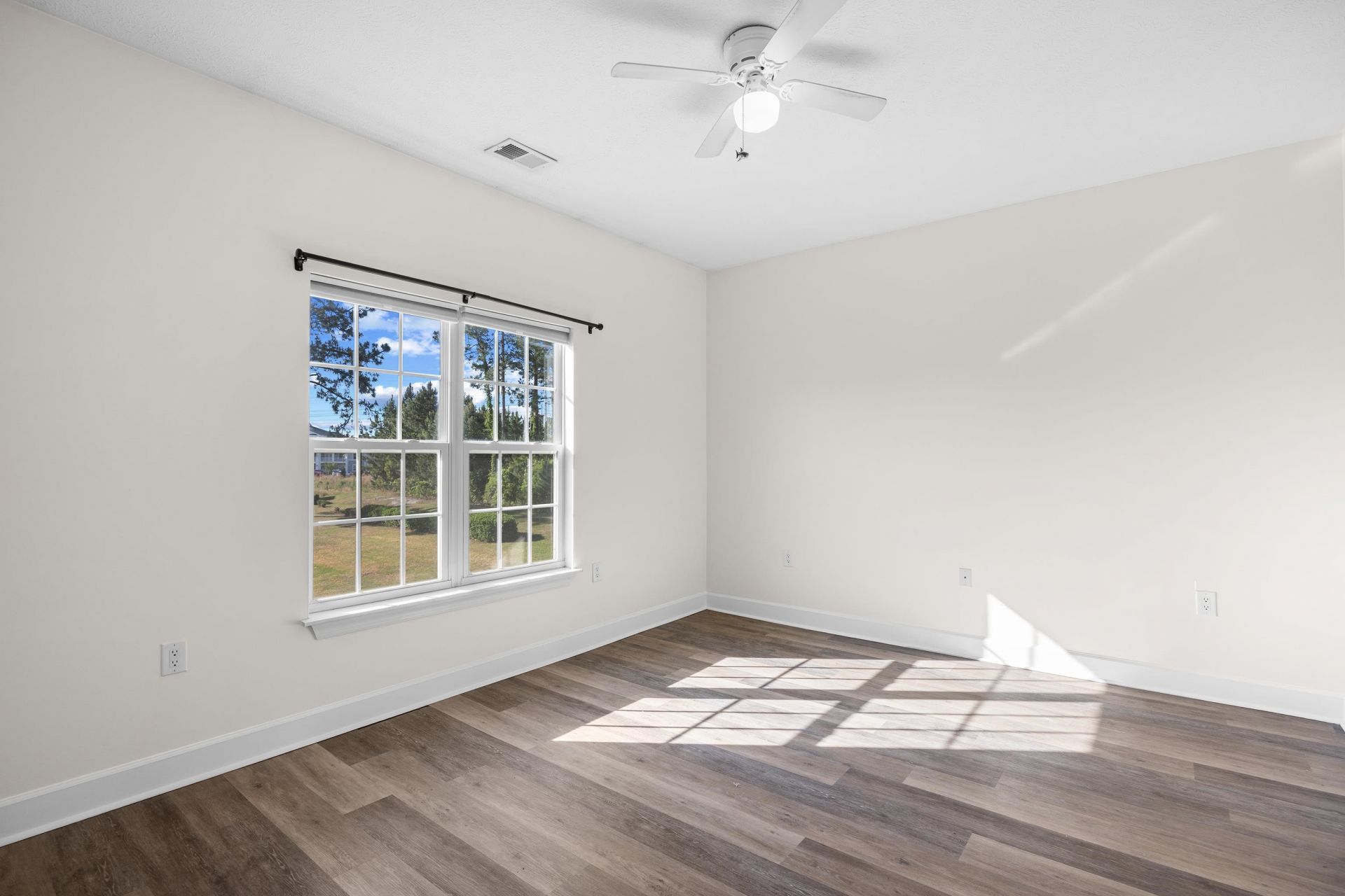 5011 Harvest Dr.  Photo 14