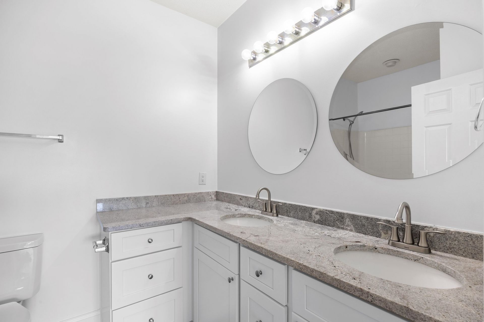5011 Harvest Dr.  Photo 16