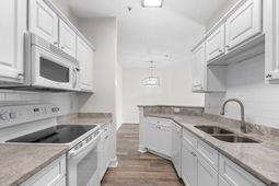 5011 Harvest Dr.  photo 4