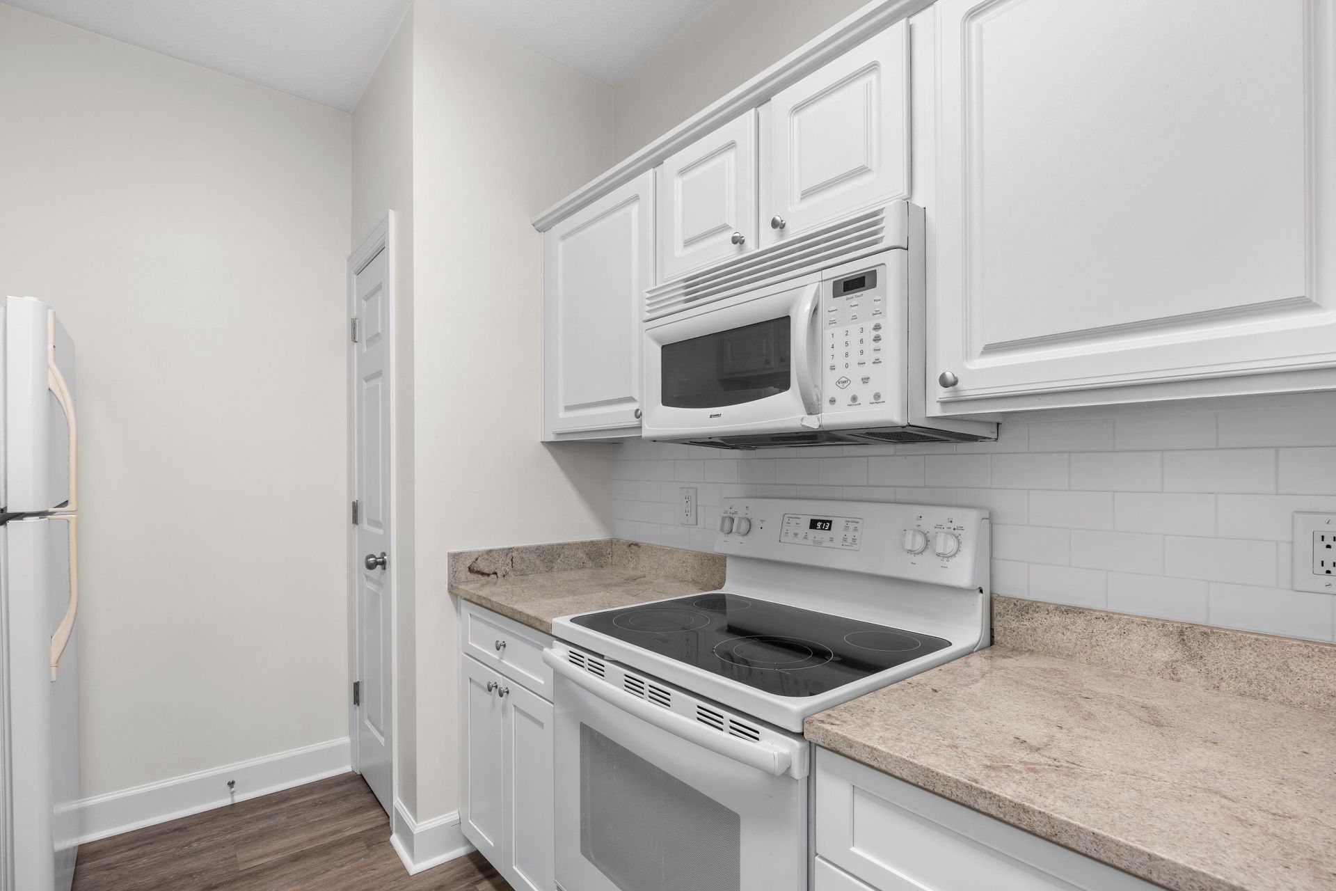 5011 Harvest Dr.  Photo 4