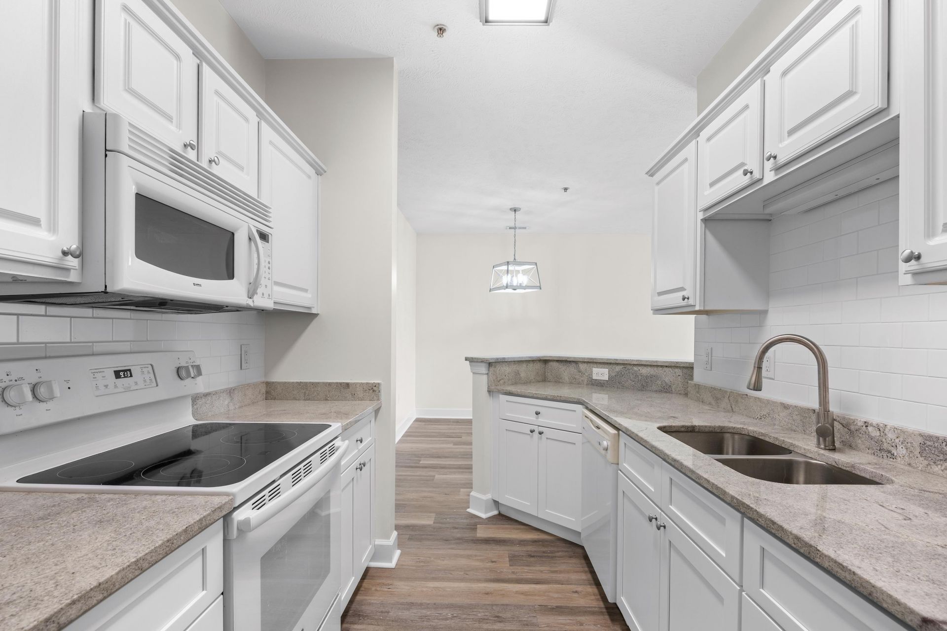 5011 Harvest Dr. Photo 7