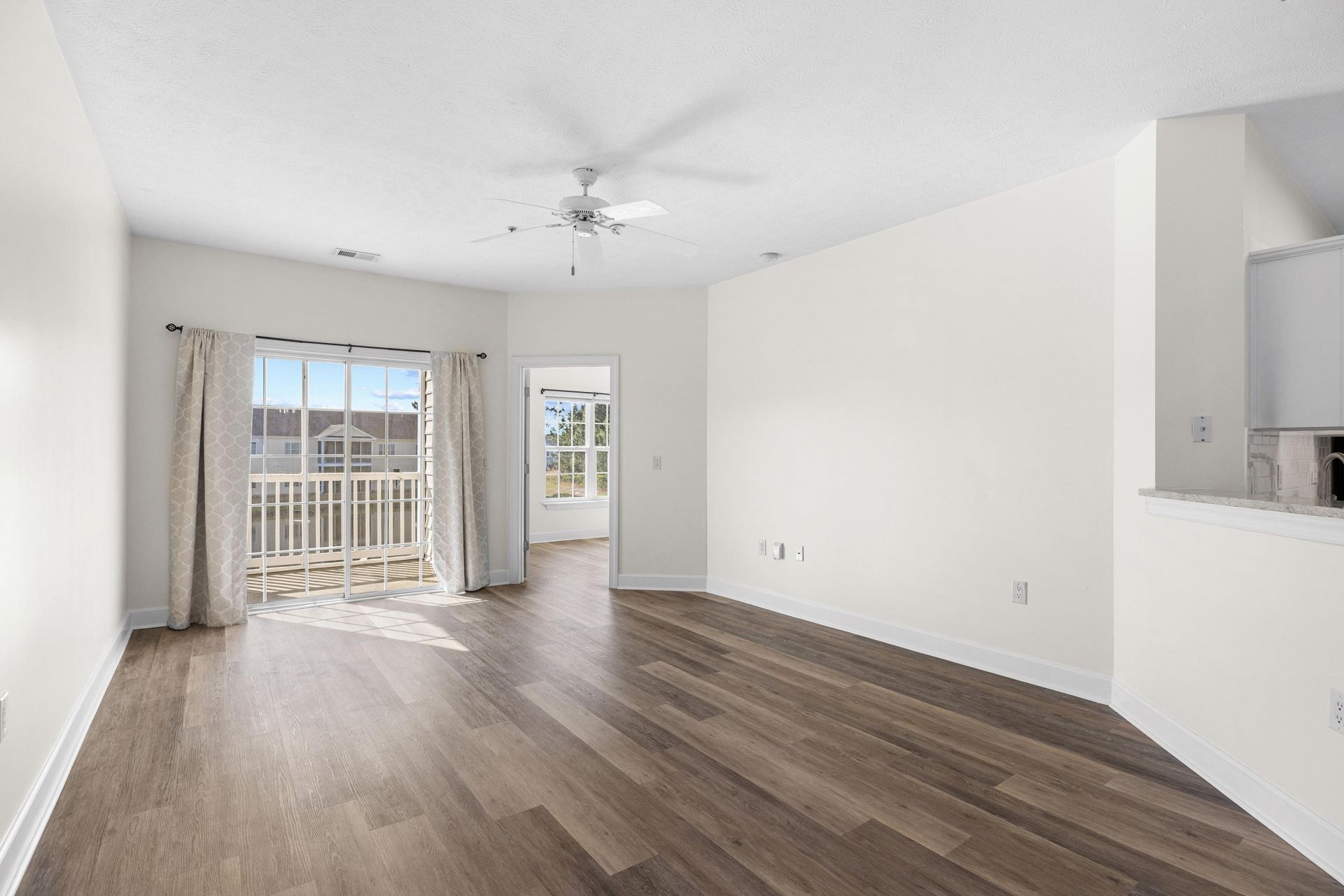 5011 Harvest Dr.  Photo 8