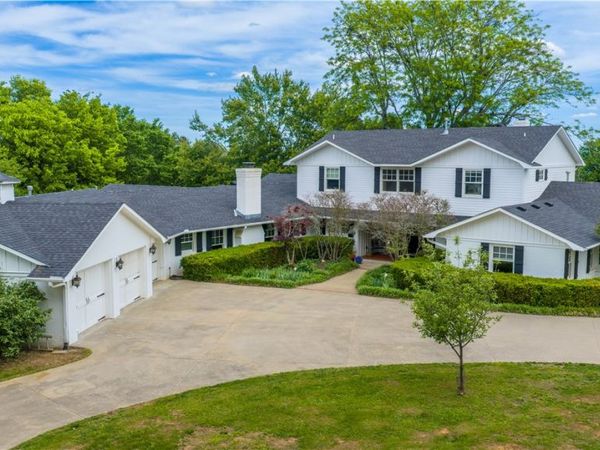 2859 Cedar Hill Drive, Fayetteville, AR 72703