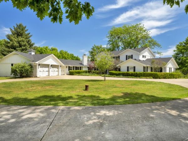 2859 Cedar Hill Drive , Fayetteville, AR 72703