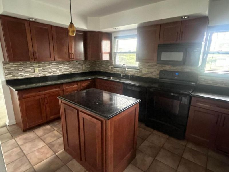 2997 Easthaven Court S, Columbus, OH 43232 Photo 3