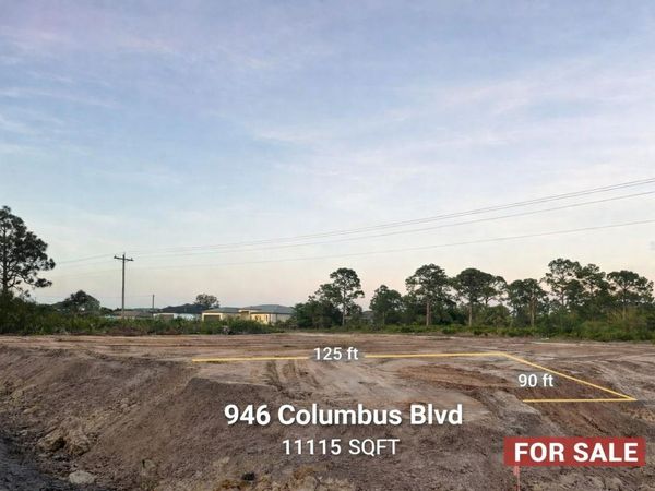 946 COLUMBUS BOULEVARD S, LEHIGH ACRES, FL 33974