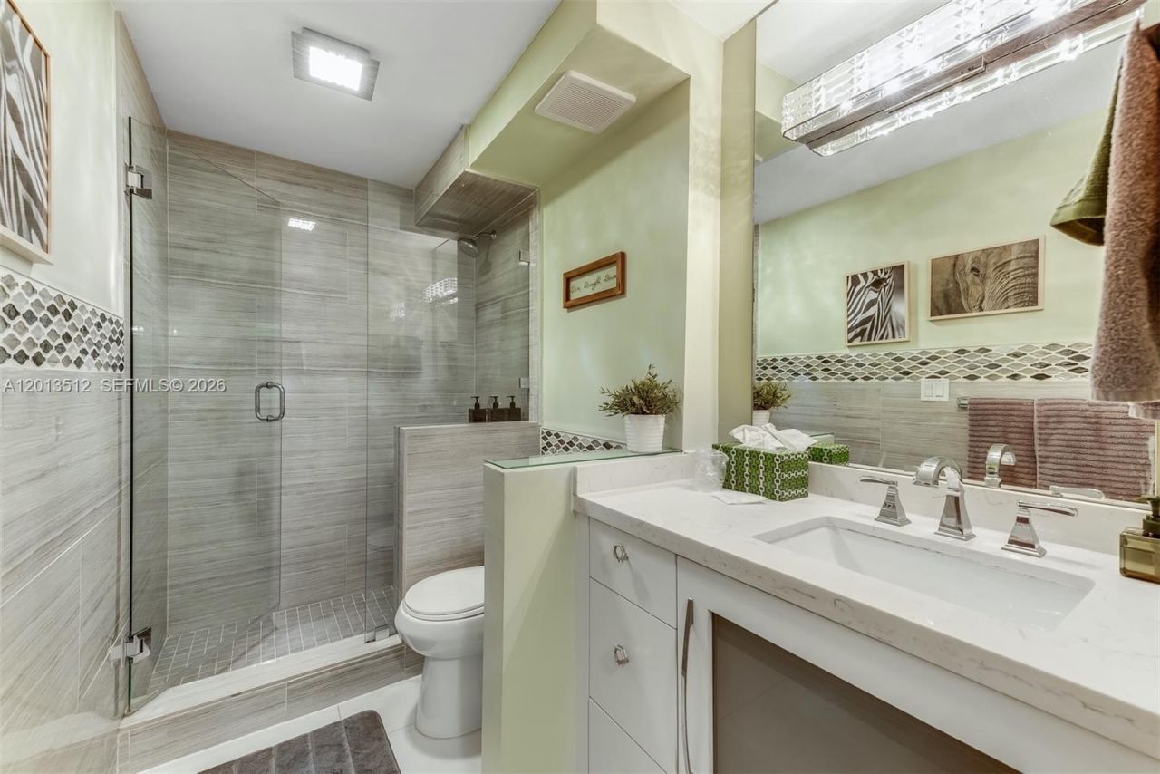 200 178th Dr, Unit 604, Sunny Isles Beach, FL 33160 Photo