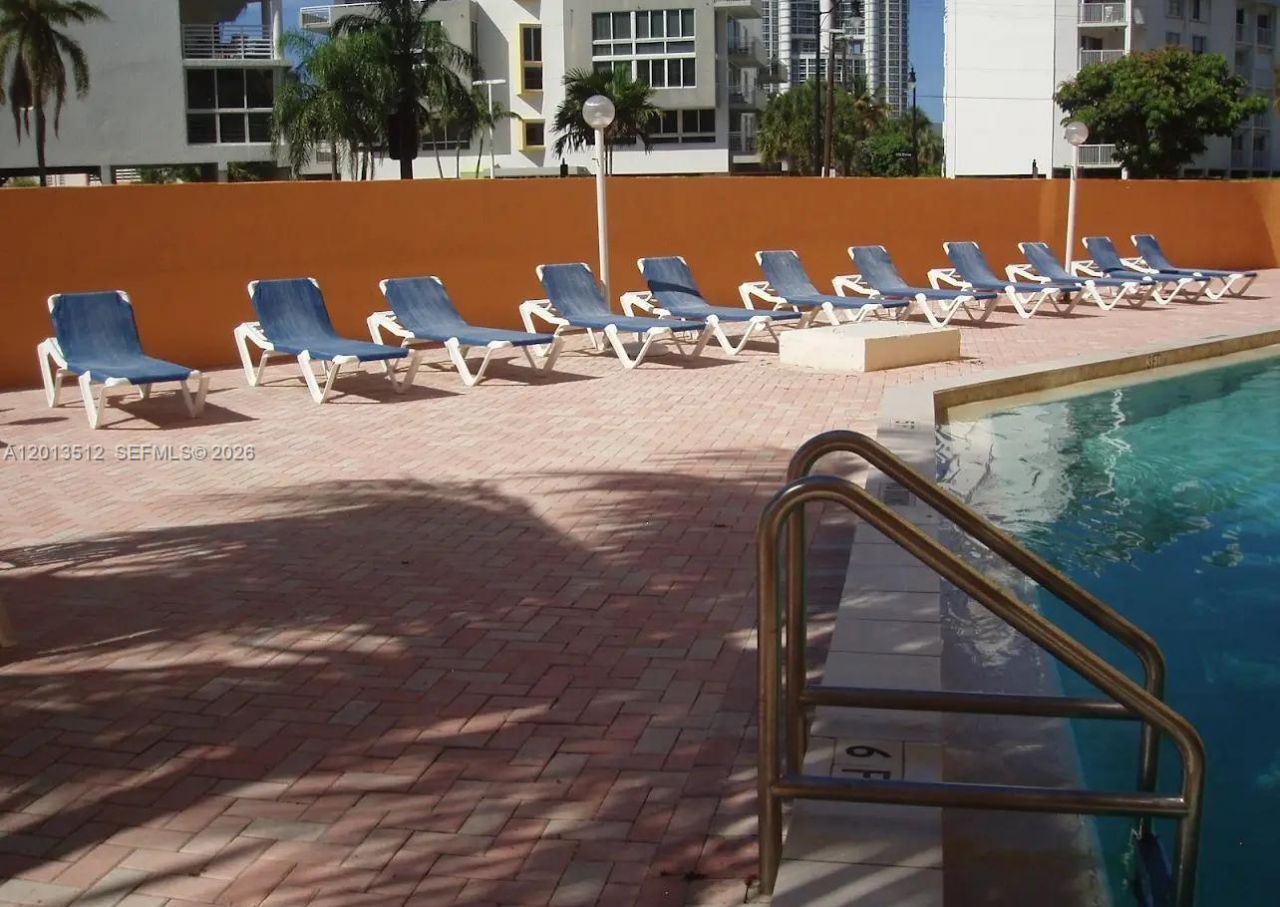 200 178th Dr, Unit 604, Sunny Isles Beach, FL 33160 Photo