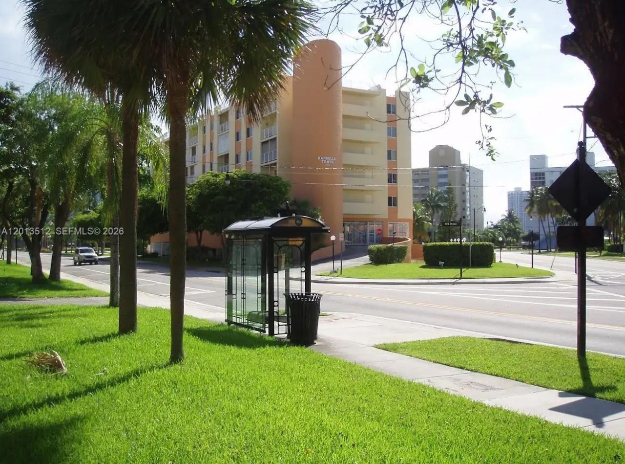 200 178th Dr, Unit 604, Sunny Isles Beach, FL 33160 Photo