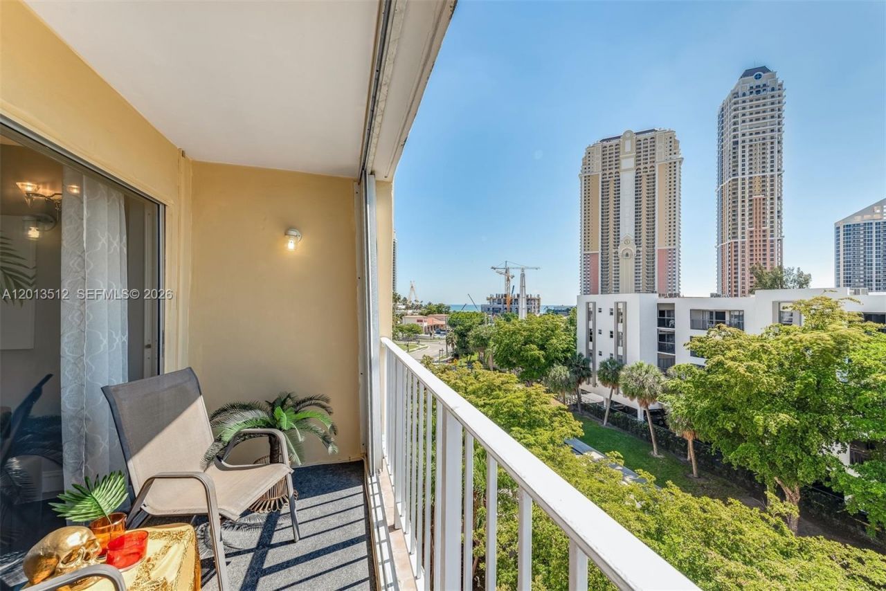 200 178th Dr, Unit 604, Sunny Isles Beach, FL 33160 Photo