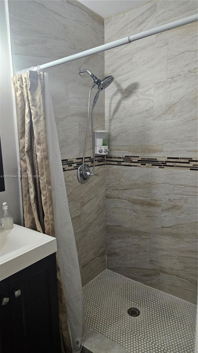 830 NE 159th St, Unit Studio, North Miami Beach, FL 33162 Photo