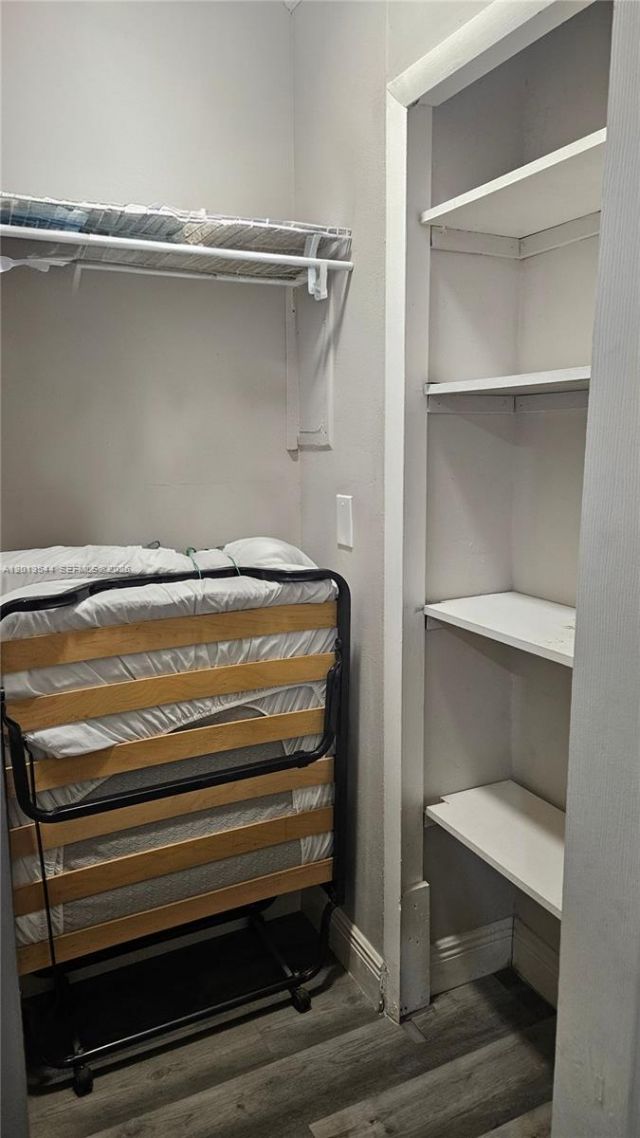 830 NE 159th St, Unit Studio, North Miami Beach, FL 33162 Photo