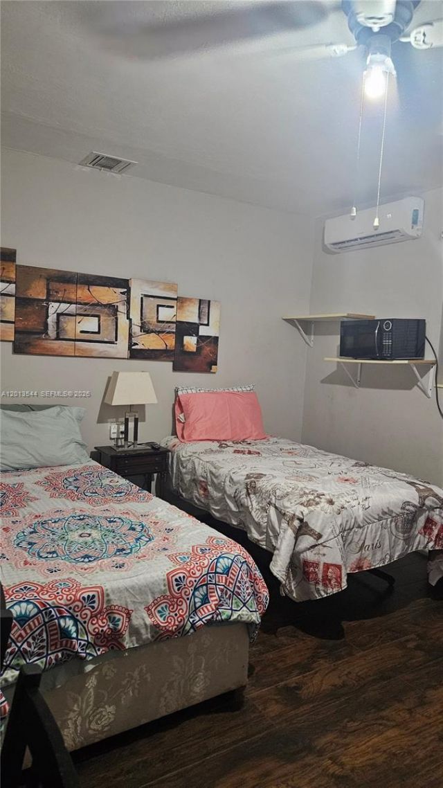 830 NE 159th St, Unit Studio, North Miami Beach, FL 33162 Photo
