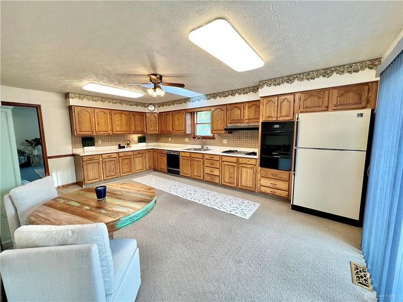 20 W Walnut Street, Phillipsburg, OH 45354 Photo 12