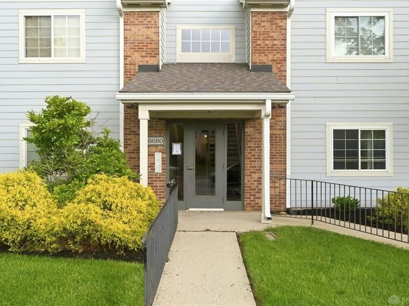 6680 Wareham Court, Unit 3, Centerville, OH 45459 Photo 2