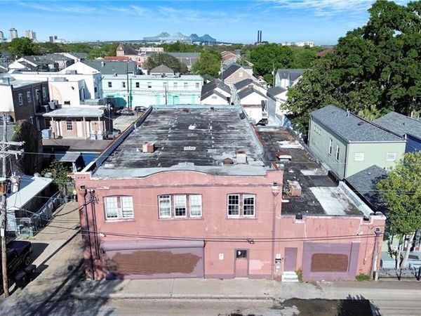 1021 PLEASANT Street , New Orleans, LA 70115