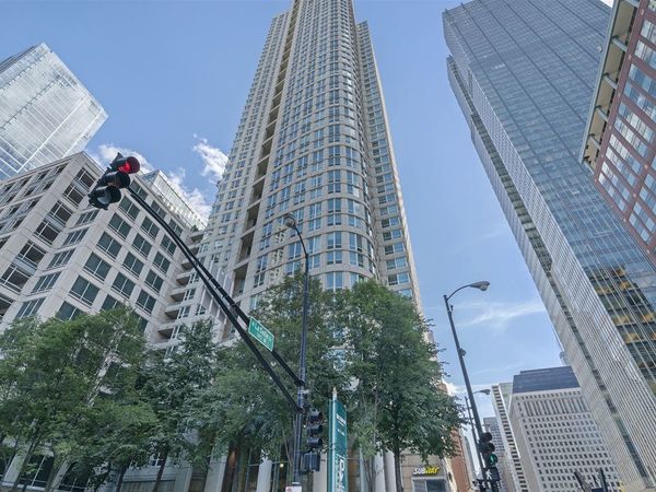 345 N La Salle Drive , Unit 3404, Chicago, IL 60654