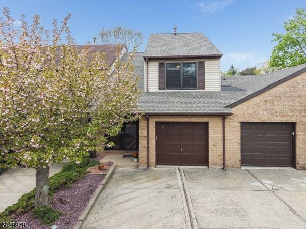 2 Daniel Ct, Lebanon, NJ 08833
