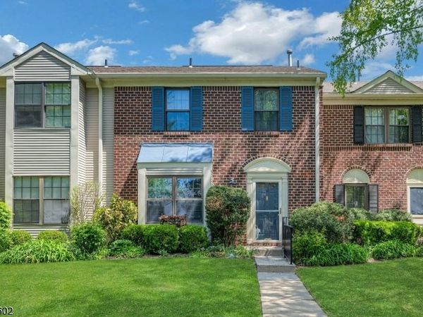 60 Woodward Ln, Bernards, NJ 07920