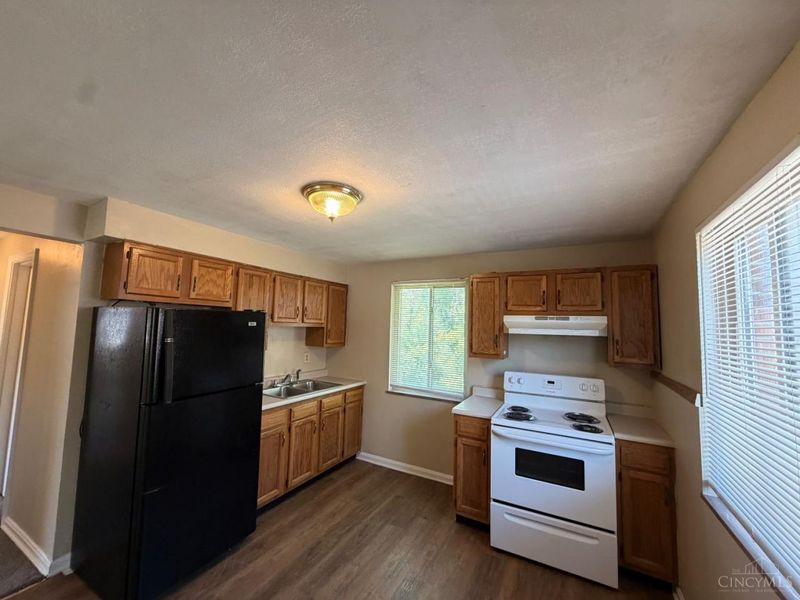 5843 Monfort Hills Avenue, Cincinnati, OH 45239 Photo 3