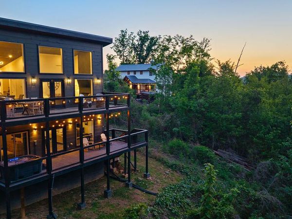 612 Sunset Lane, Gatlinburg, TN 37738