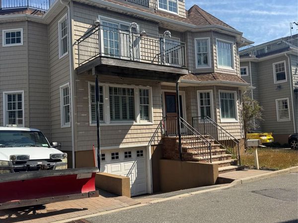 3 Pennsylvania Court , Long Beach, NY 11561