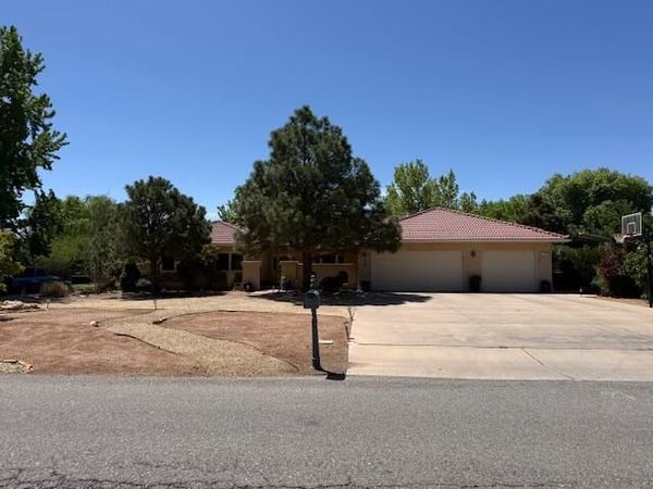 2040 Calle Pajaro Azul NW, Albuquerque, NM 87120