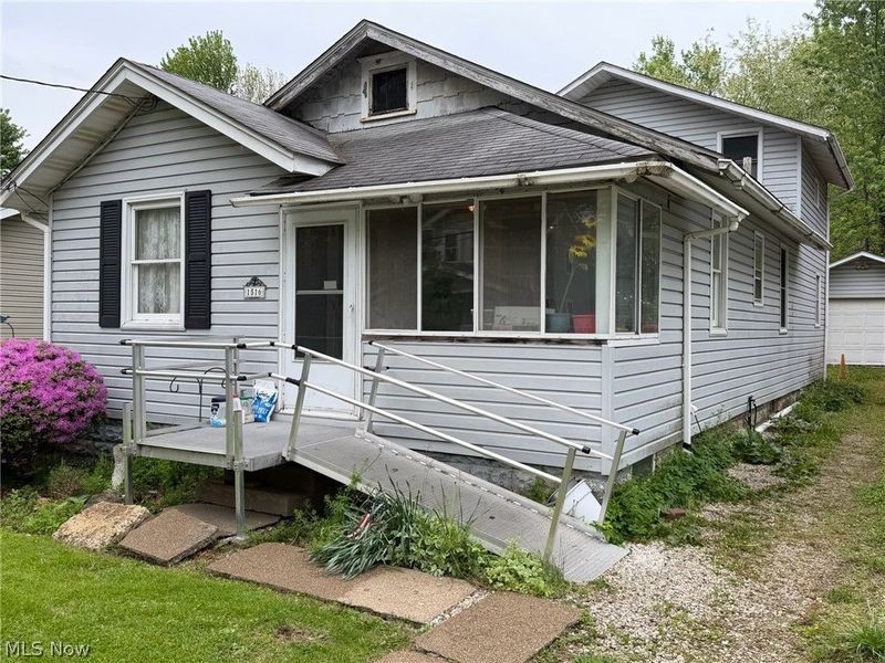 1516 22nd Street NE, Canton, OH 44714 Photo 2