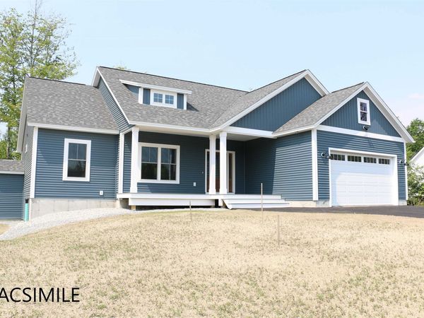 433 Dawn Court, Unit 18, Pembroke, NH 03275