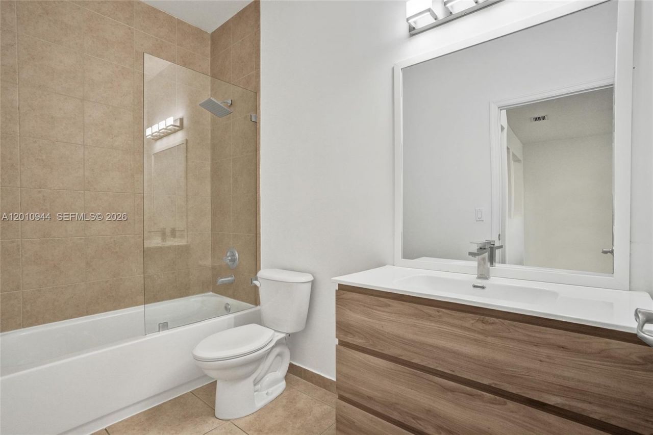 7441 NW 114th Ct, Unit 11412, Doral, FL 33178 Photo