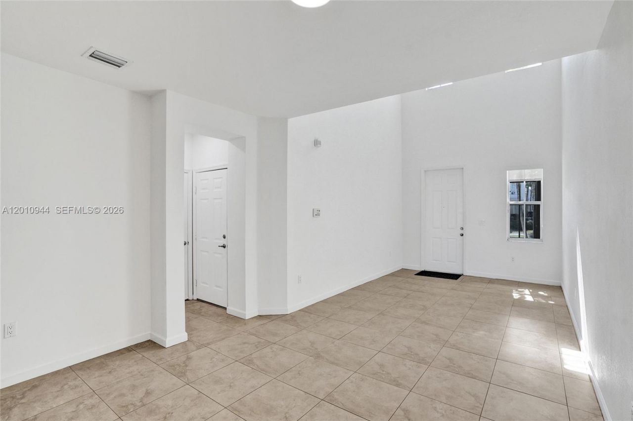 7441 NW 114th Ct, Unit 11412, Doral, FL 33178 Photo