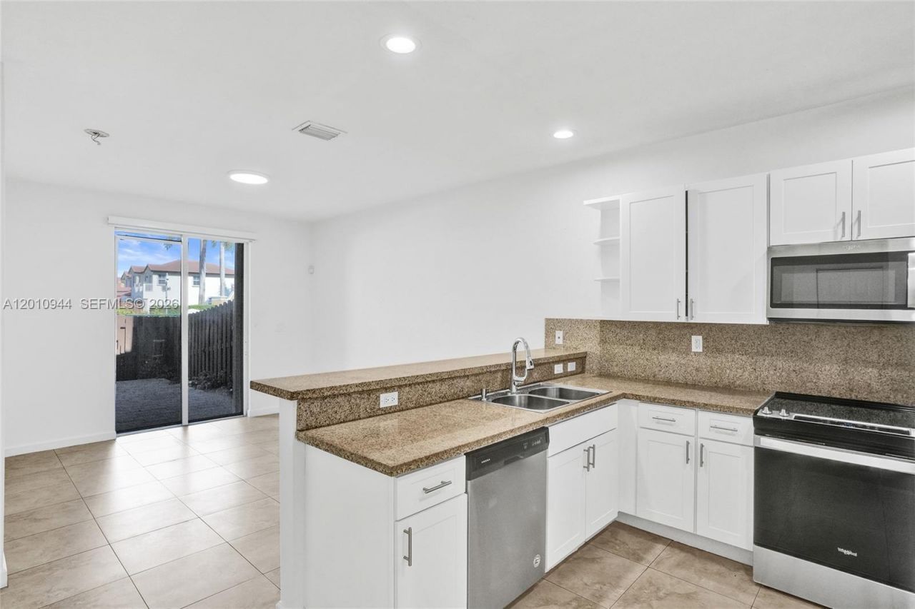 7441 NW 114th Ct, Unit 11412, Doral, FL 33178 Photo