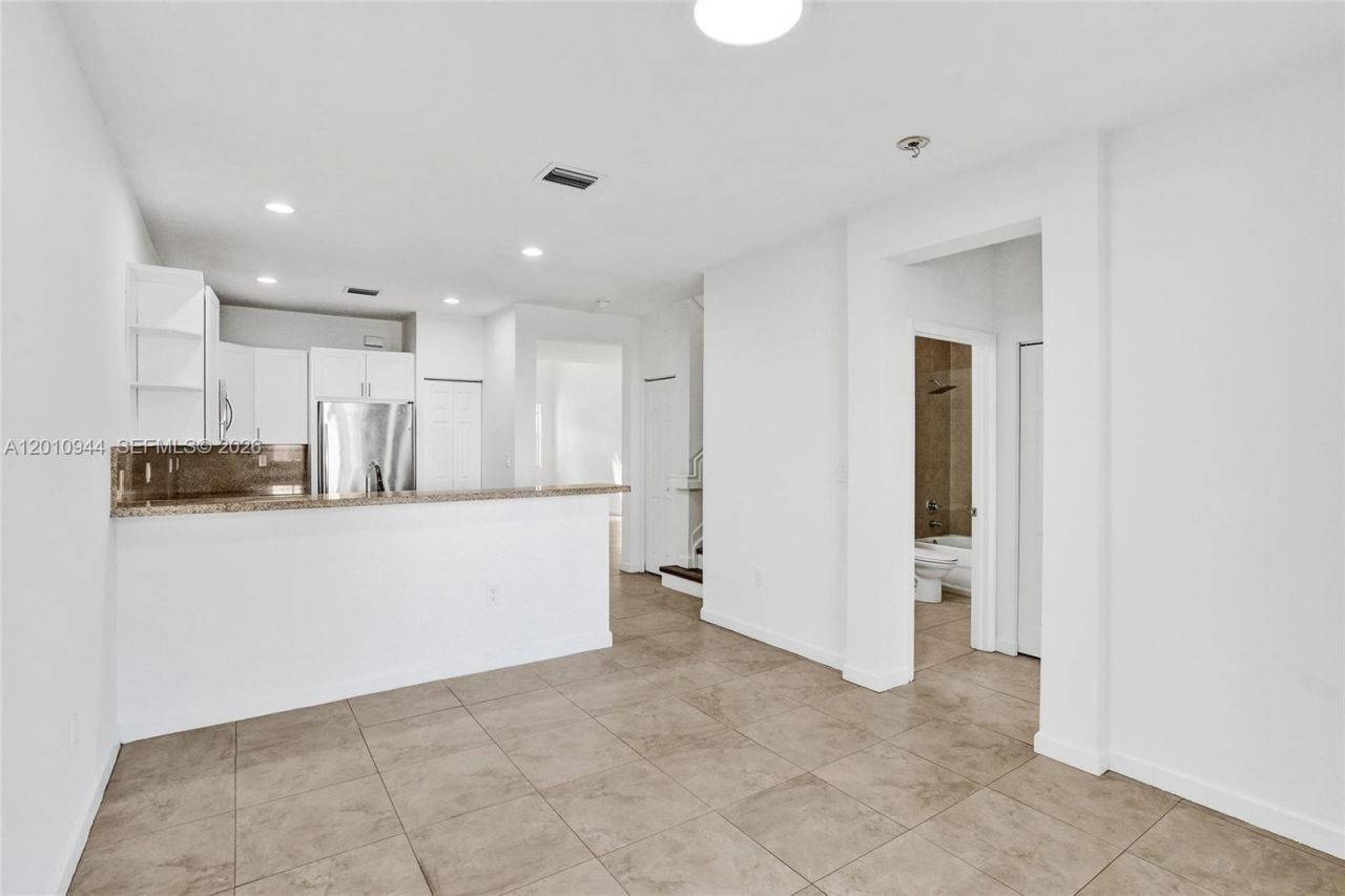 7441 NW 114th Ct, Unit 11412, Doral, FL 33178 Photo