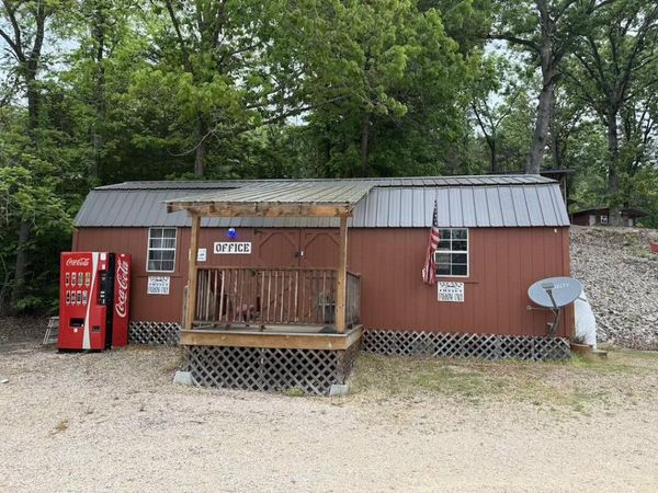 18661 Illinois Avenue , Eminence, MO 65466