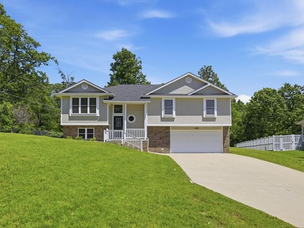 305 Sherri Lane , Carl Junction, MO 64834