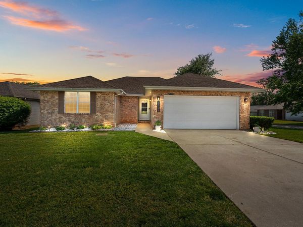 3106 E Huron Street , Springfield, MO 65804