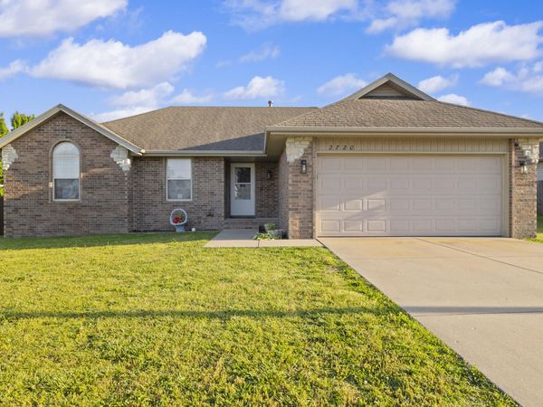 2720 W Cover Drive, Ozark, MO 65721