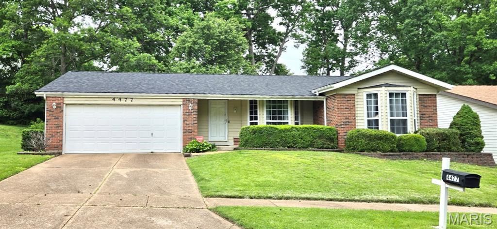 4477 Roadside Lane, Saint Louis, MO 63128 Main Photo