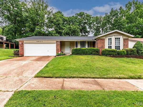 4477 Roadside Lane, St Louis, MO 63128