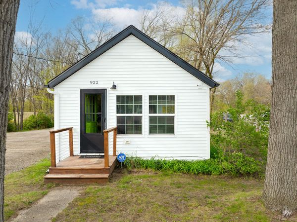 922 E Broadway Avenue, Norton Shores, MI 49444