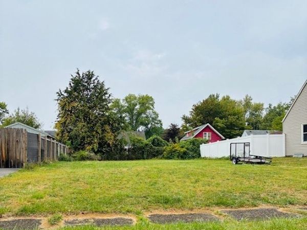 902 Chinook Avenue , Akron, OH 44305